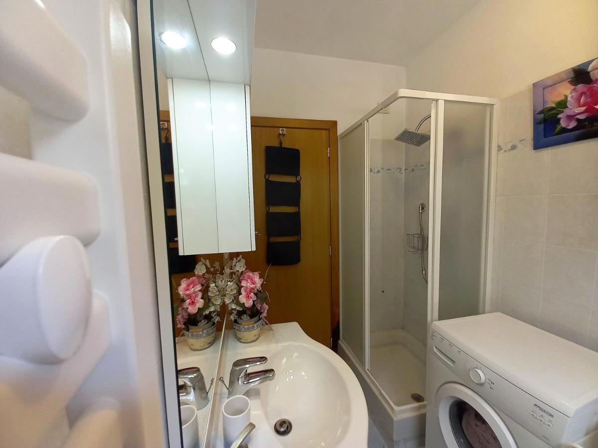 Ferienwohnung Palazzo Wanny Free Parking & Terrace Florenz Exterior foto