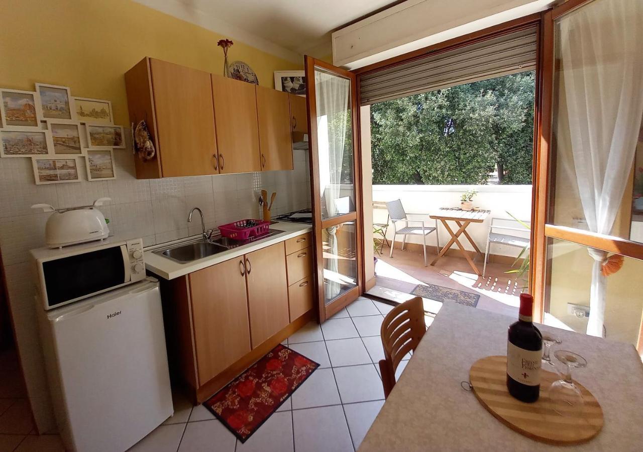 Ferienwohnung Palazzo Wanny Free Parking & Terrace Florenz Exterior foto