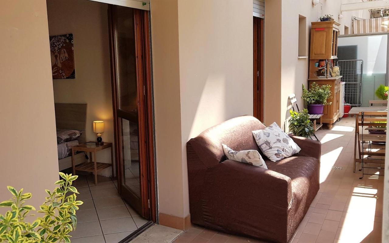 Ferienwohnung Palazzo Wanny Free Parking & Terrace Florenz Exterior foto